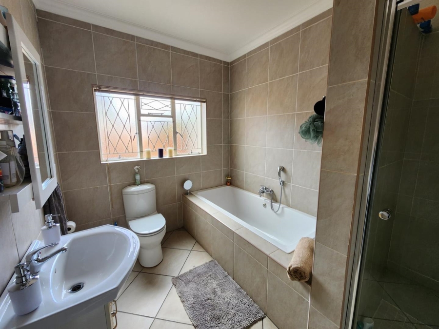 4 Bedroom Property for Sale in Hillcrest Northern Cape